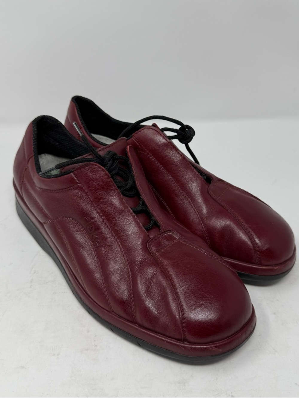 Reiker Red Genuine Leather Leather Comfort Laceup Sneakers Women’s EU 42 US 11